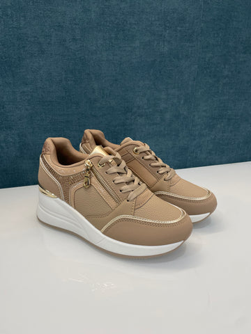 SNEAKERS CAPIROSKA