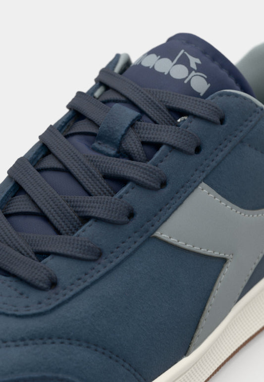 DIADORA KICK